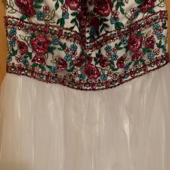 White Prom dress. - Picture 2 of 6